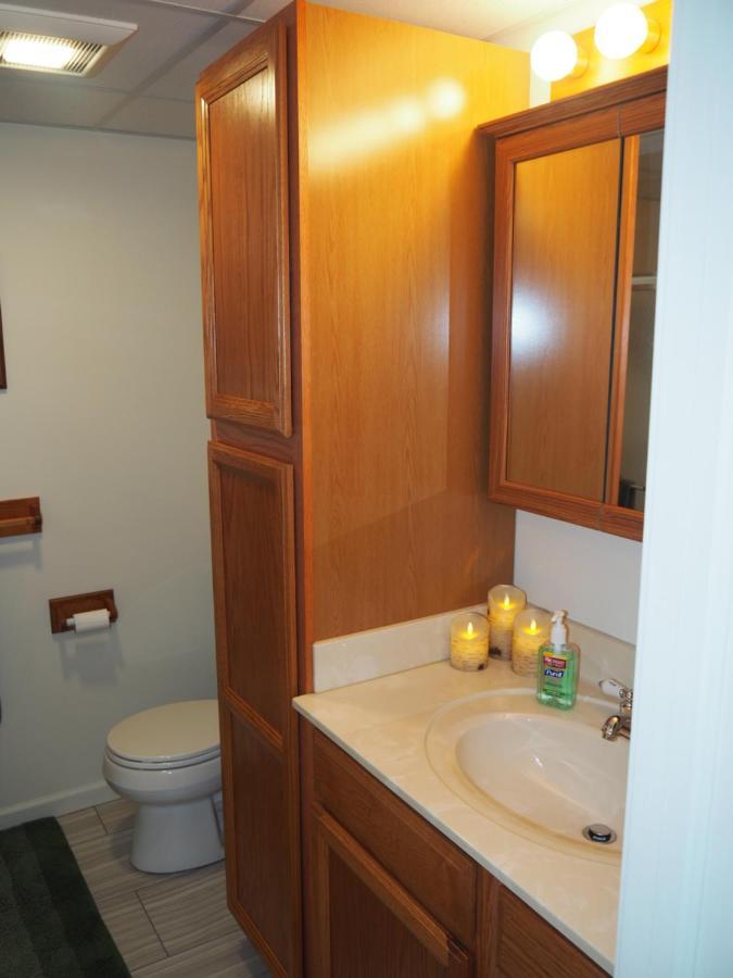 New! The Blessing - A Cute And Cozy Apartment! Benzonia 외부 사진
